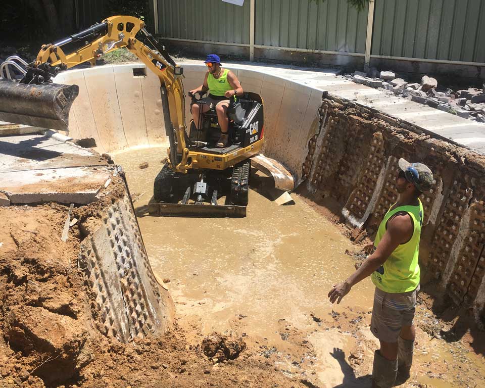 House Reno & Yard/Pool Removal, Bomaderry - by M.R.A Building